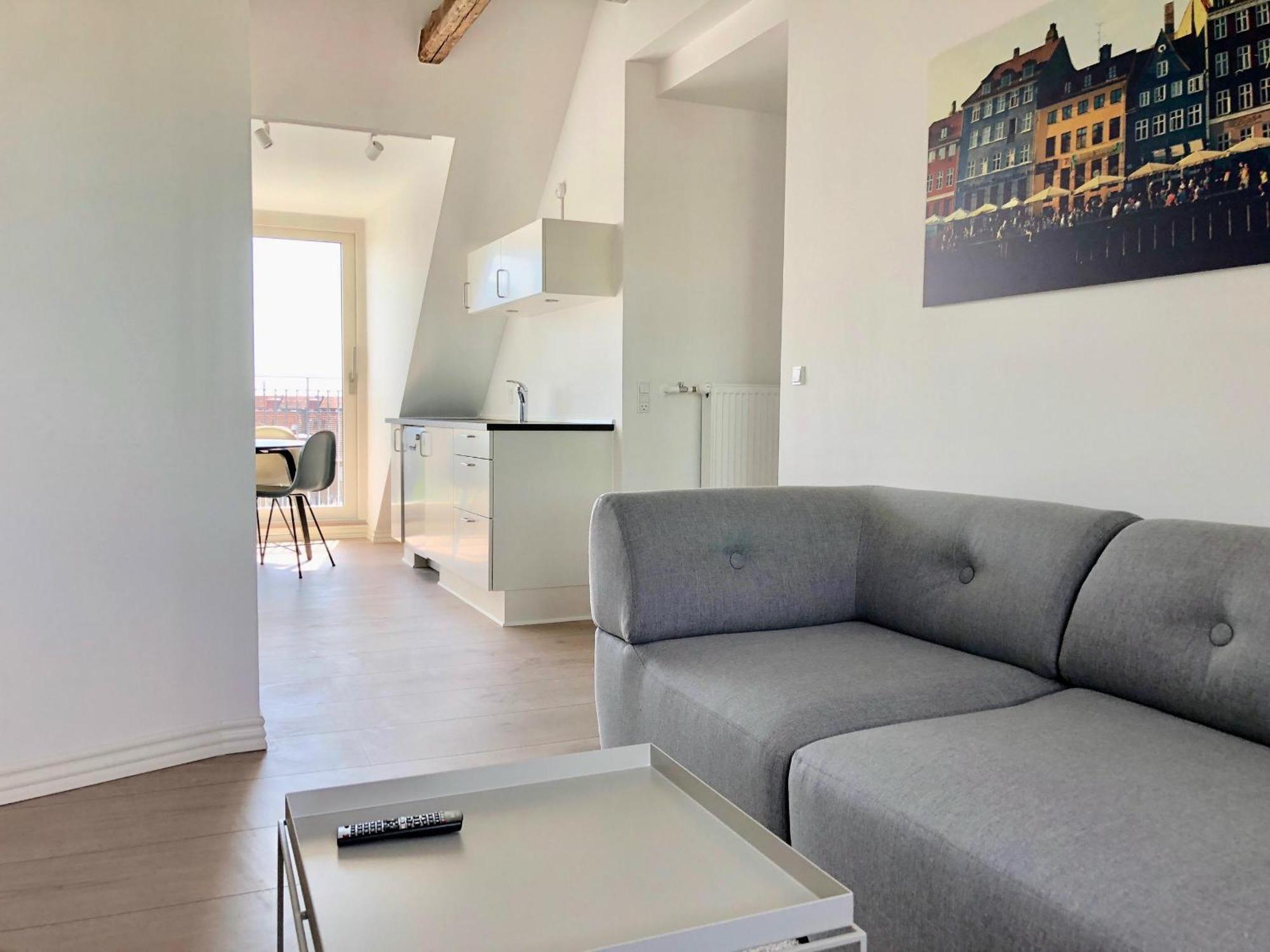 Great 2-bed Penthouse Apartment. *